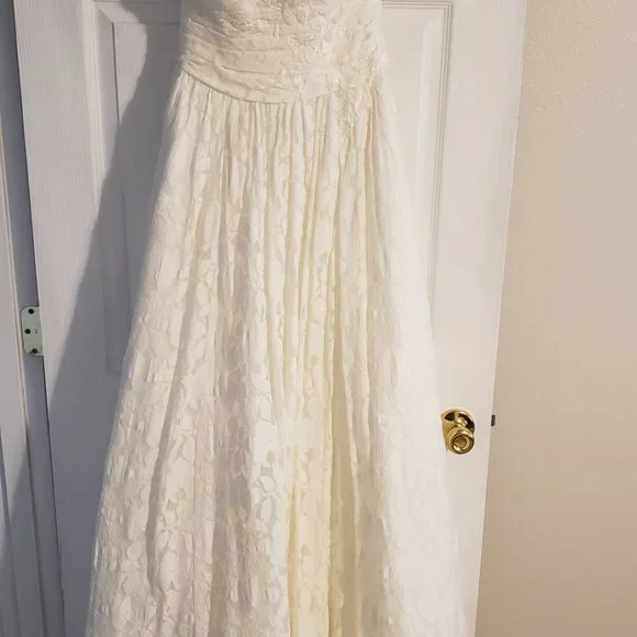 David's Bridal Galina Ballgown Wedding Dress. Sz 4. Soft White - Picture 2 of 5